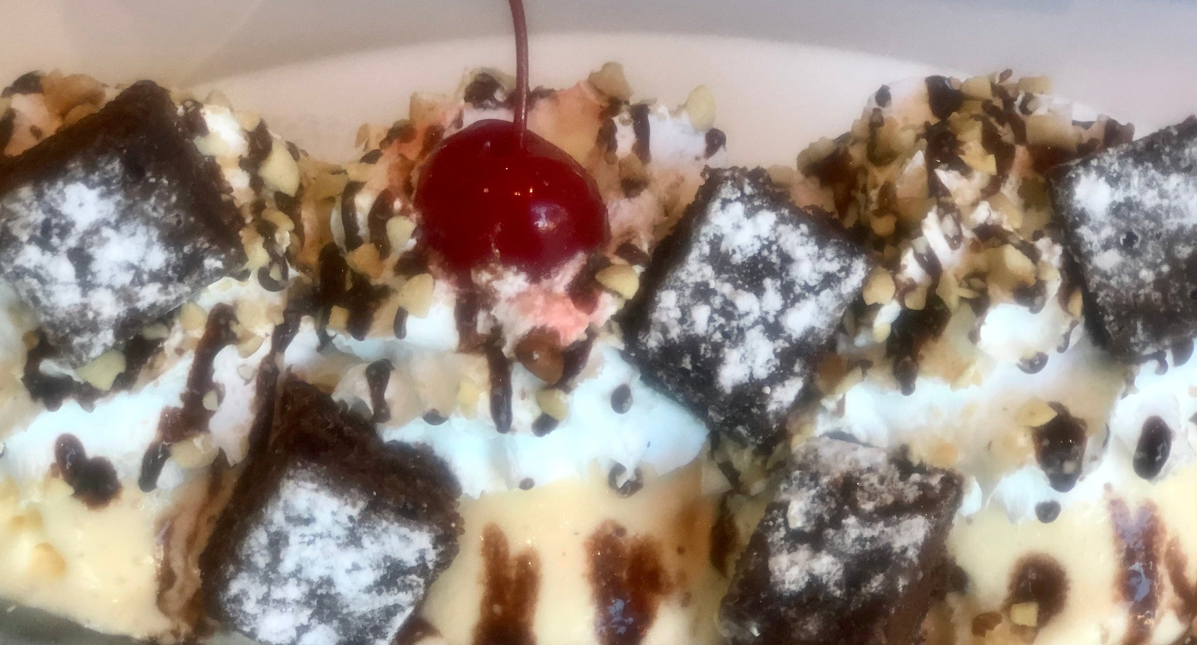 Deluxe Hot Fudge Brownie Sundae | CAFE 50's